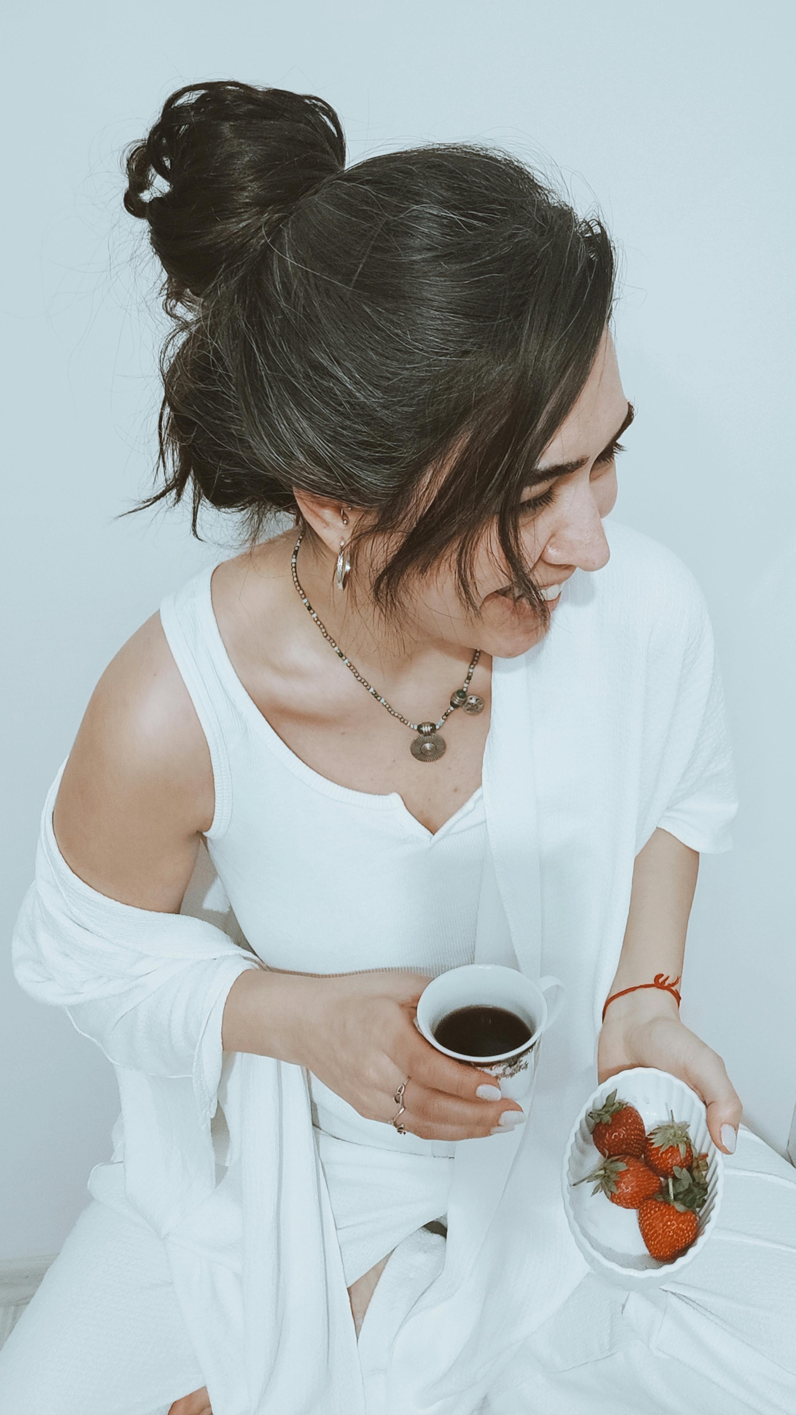 艺人形象内容拍摄画面，体现镜头与人设表达一致性